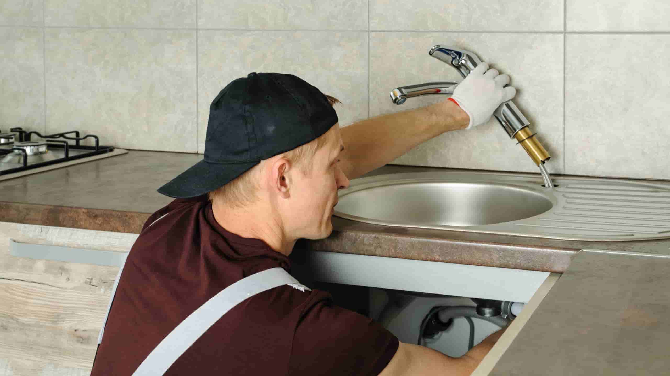 What is the best way to find a reliable plumber in Kingston?